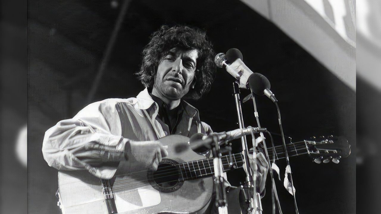 Leonard Cohen biography, age and cause of death, family members | Zoomboola