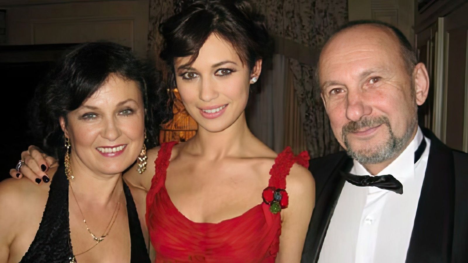 Olga Kurylenko biography, photos, personal life, height and weight, age ...